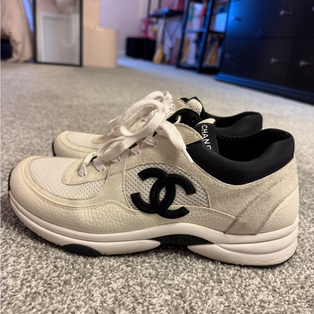 Men’s Chanel sneaker size 44 white and black
